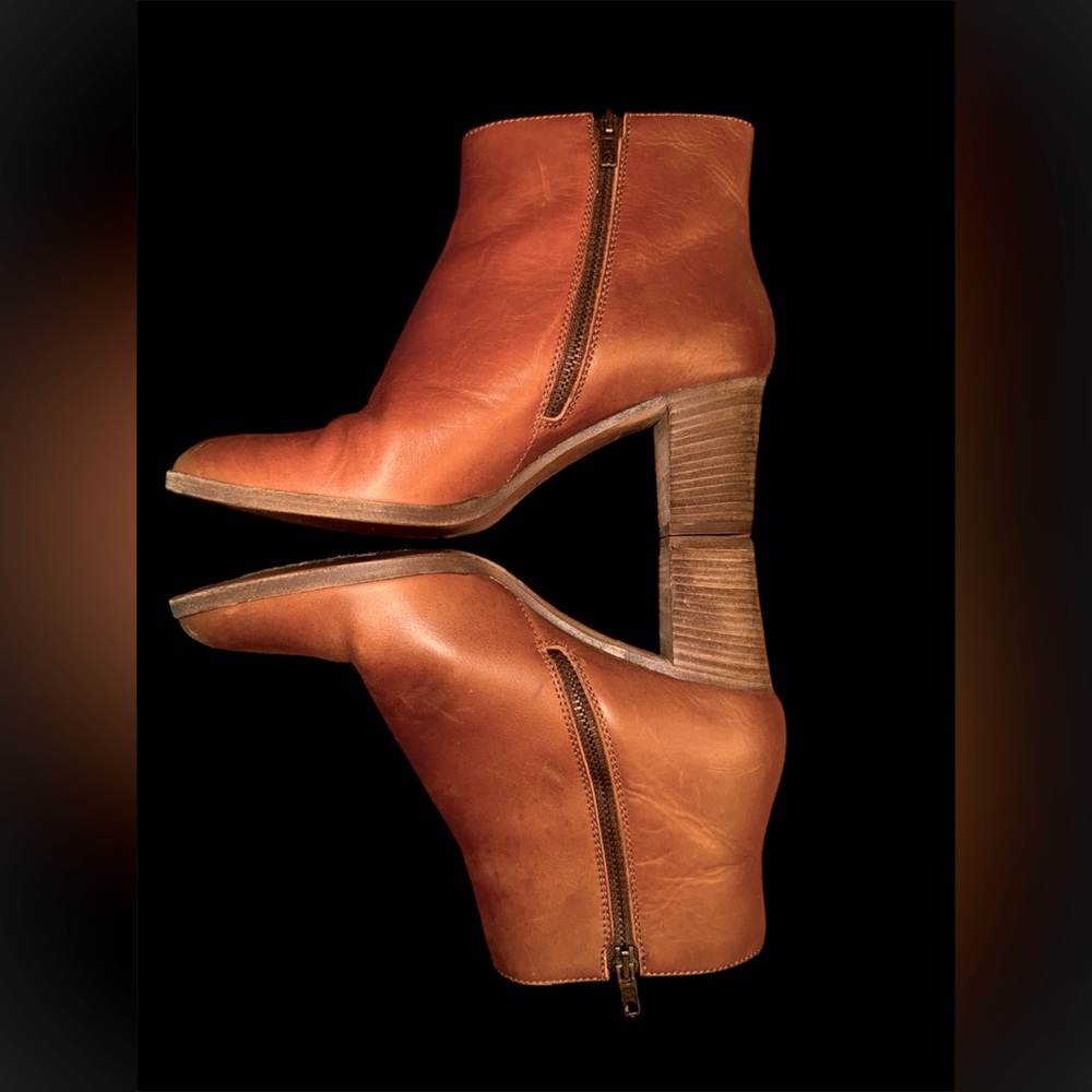 J.Crew Aggie 100% Italian Leather
Ankle Boots Booties Size 9.5M - Picture 3 of 8